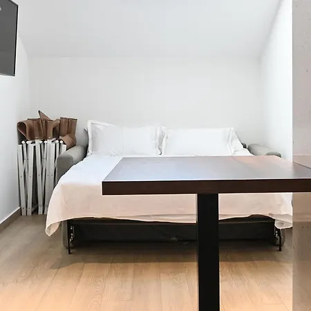 Maison d'hôtes Sangulin Palace M 4*
