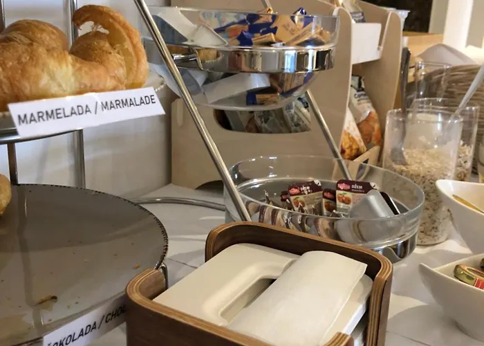 Gostinjska kuća Sangulin Palace M 4*