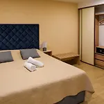 Pensionat Sangulin Palace M