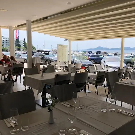 Sangulin Palace M Vendégház